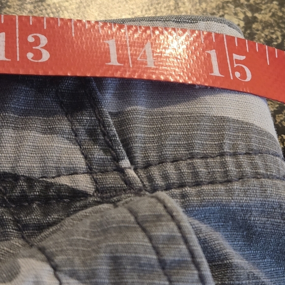 Lee Extreme Motion Men's 30W Gray Graphite Camouflage Cargo Shorts 8 pockets - Picture 5 of 16